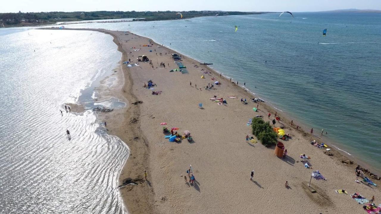 Aurora Apartments-Nin- 25M To The Beach Екстер'єр фото