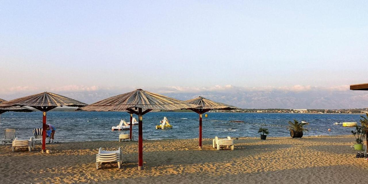 Aurora Apartments-Nin- 25M To The Beach Екстер'єр фото