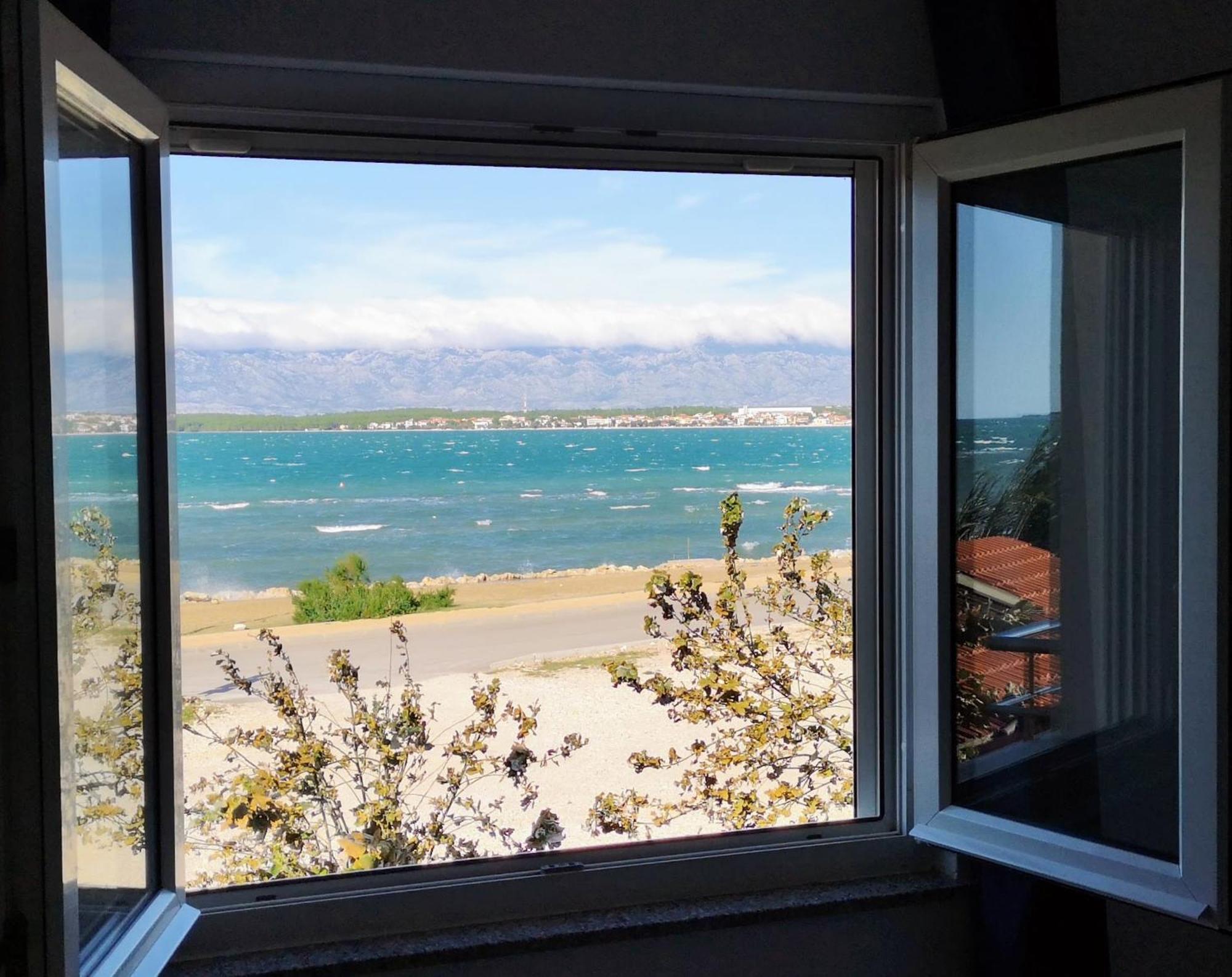 Aurora Apartments-Nin- 25M To The Beach Екстер'єр фото