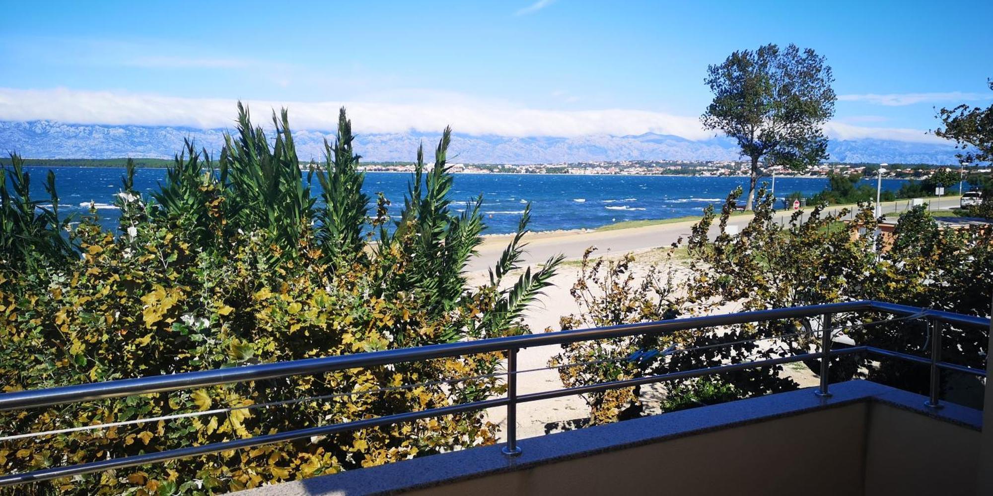 Aurora Apartments-Nin- 25M To The Beach Екстер'єр фото